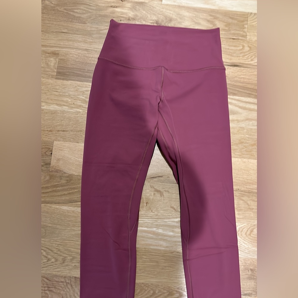 Lululemon leggings cropped size 6